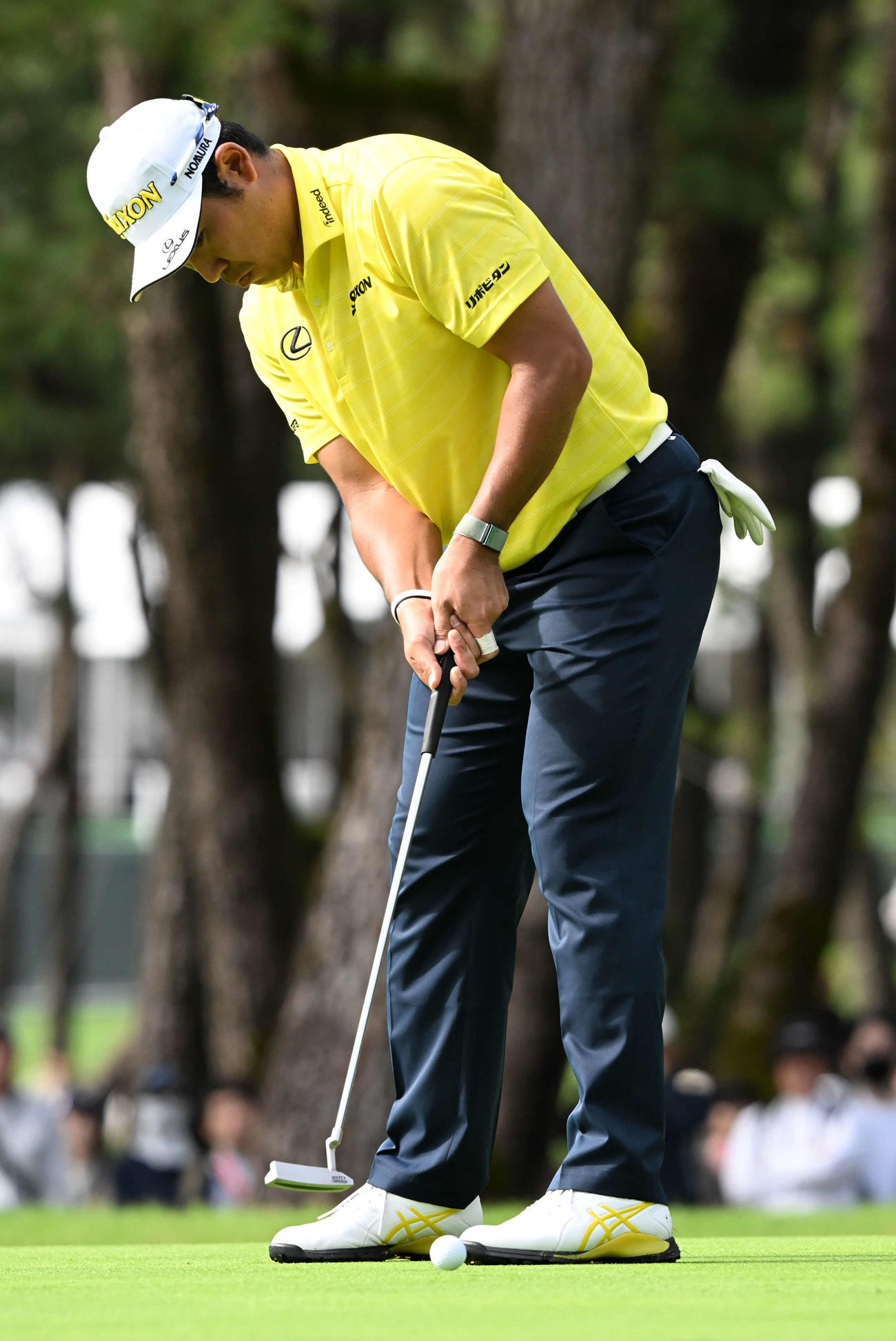 3番、ショットを放つ松山（撮影・林敢治）