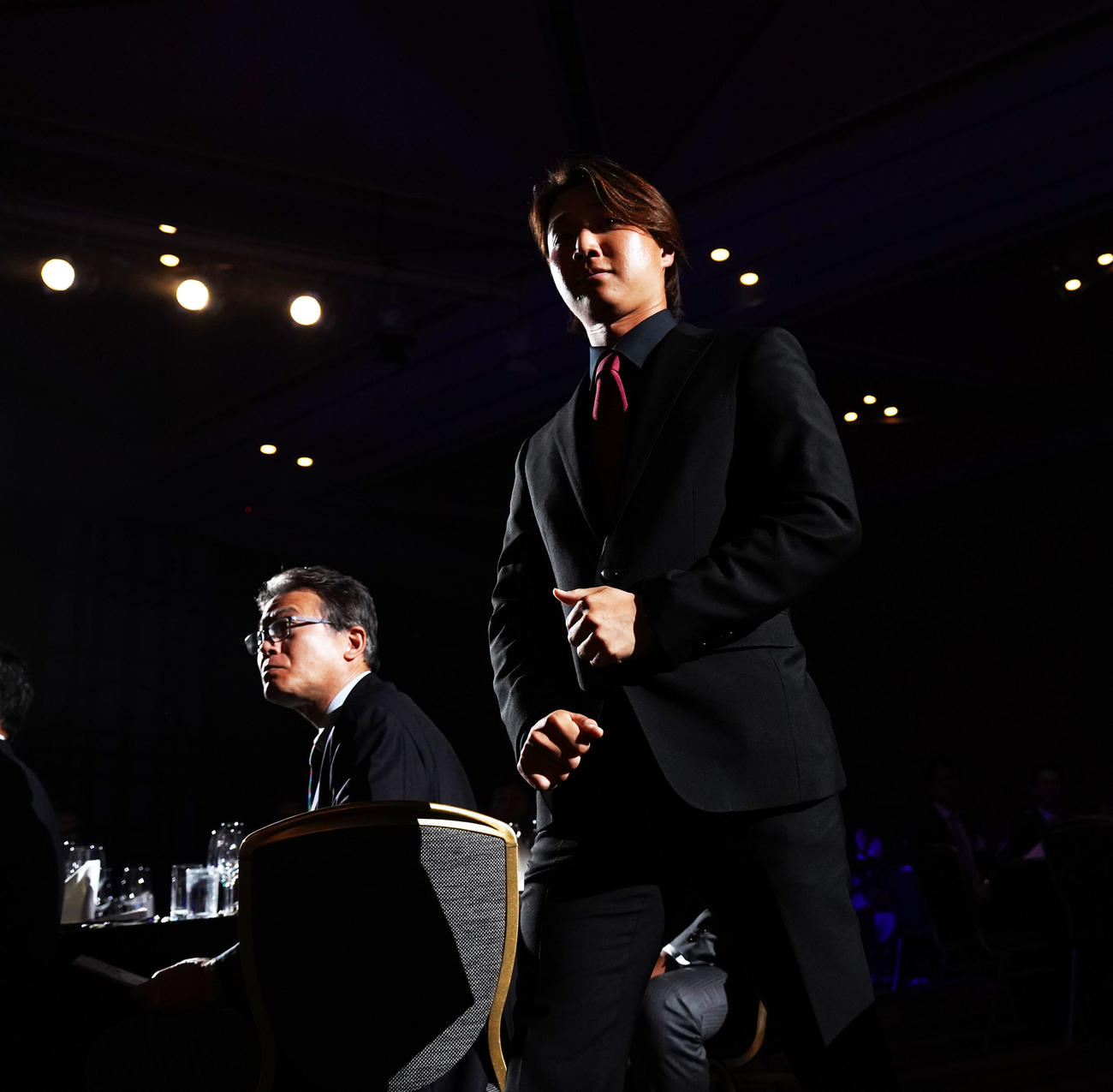 最優秀新人賞を受賞し登壇する平田（撮影・横山健太）