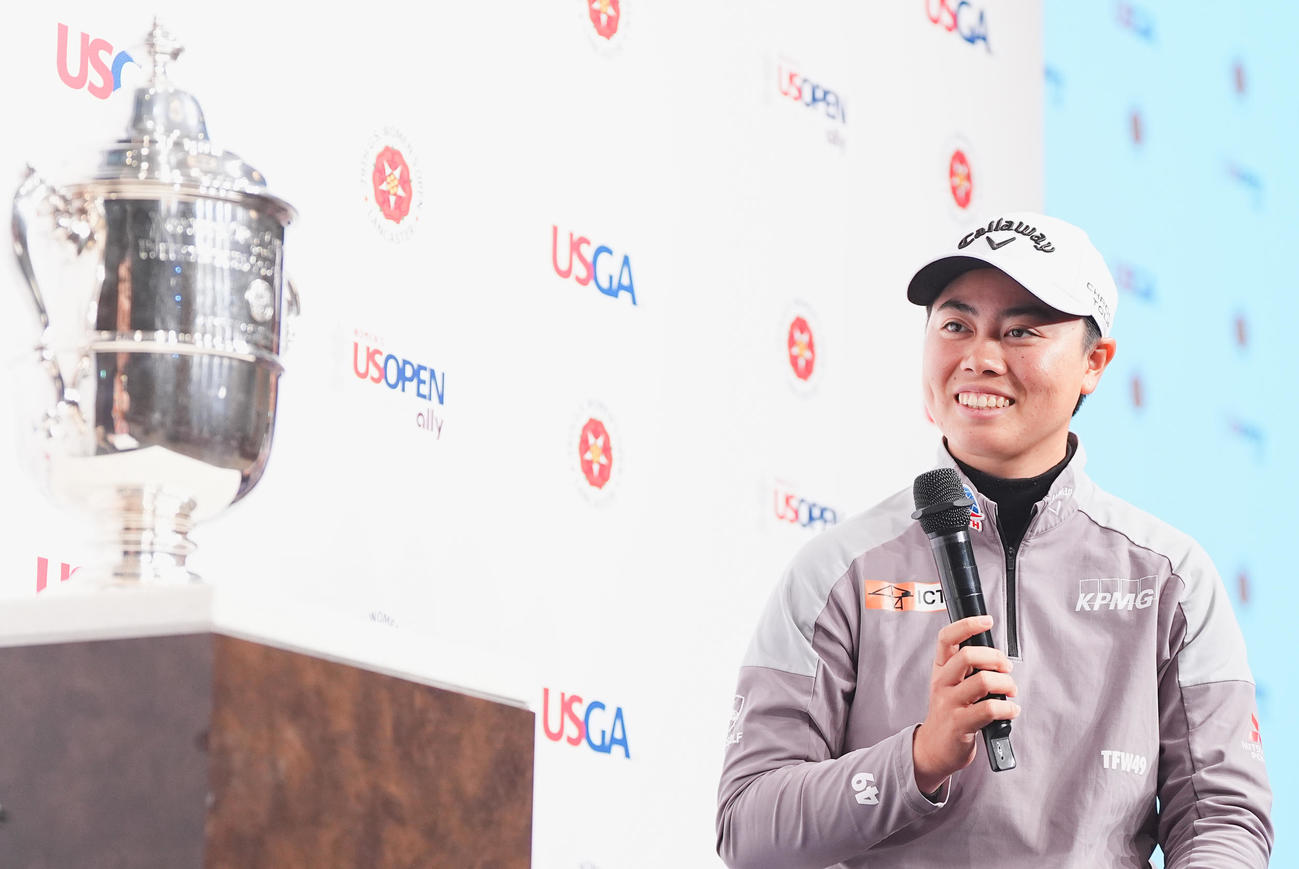全米女子オープン優勝記念記者会見で質問に答える笹生（撮影・菅敏）
