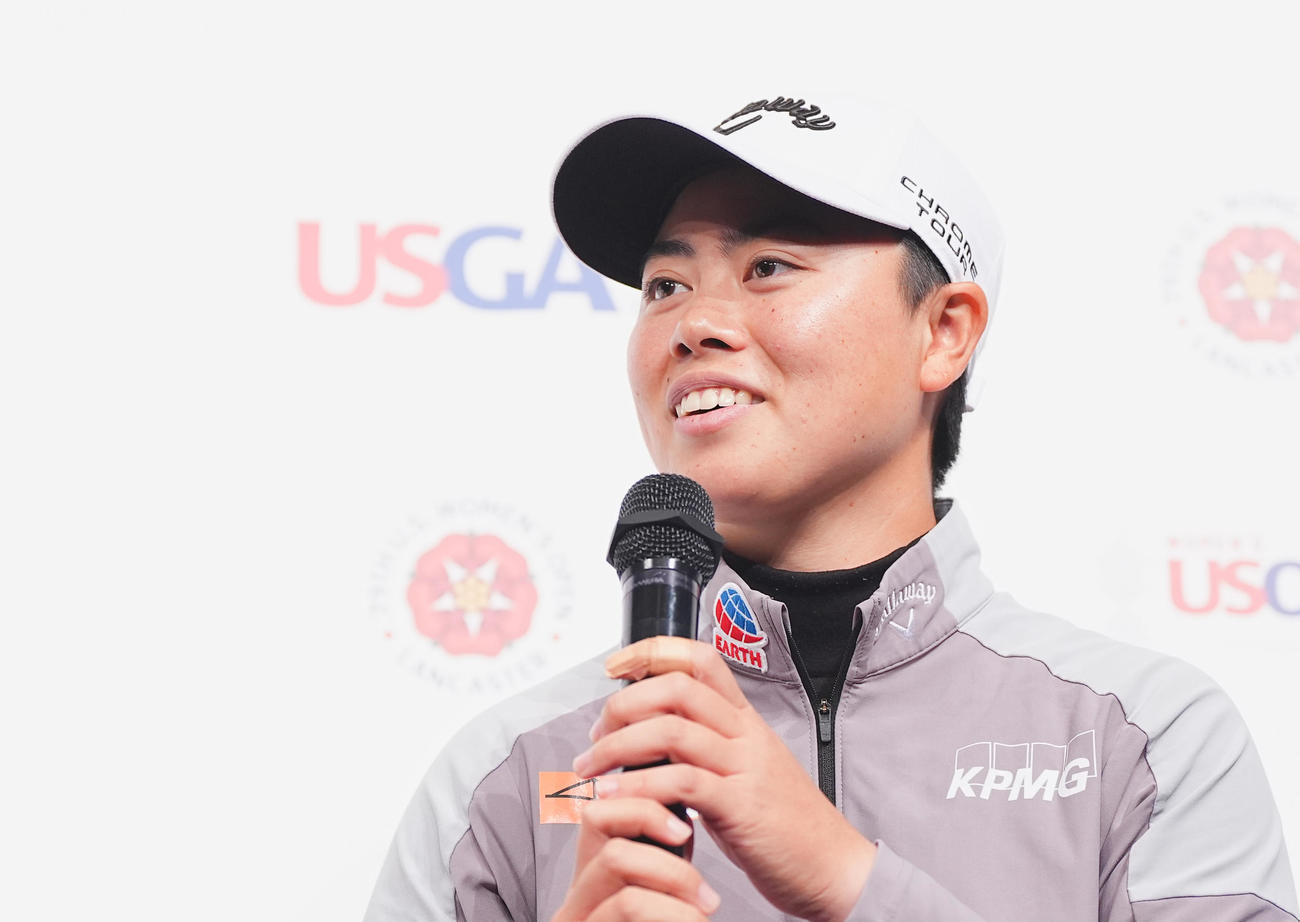 全米女子オープン優勝記念記者会見で質問に答える笹生（撮影・菅敏）