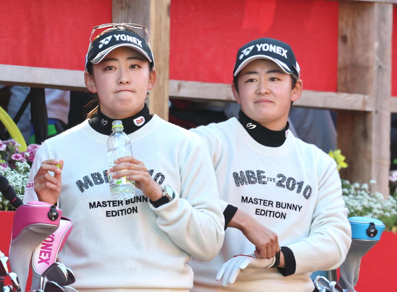 岩井千怜（左）と岩井明愛（2024年11月23日撮影）