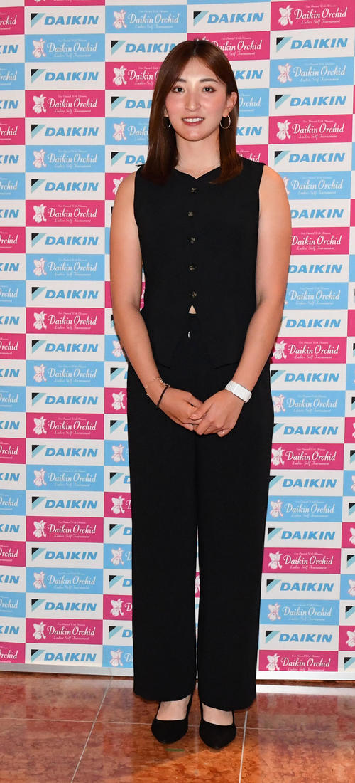 ダイキンオーキッドレディスゴルフトーナメントの前夜祭に出席した脇元華（撮影・前岡正明）