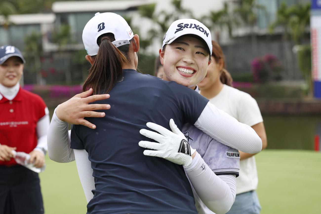 ブルーベイLPGAで優勝し、喜ぶ竹田麗央（ゲッティ＝共同）