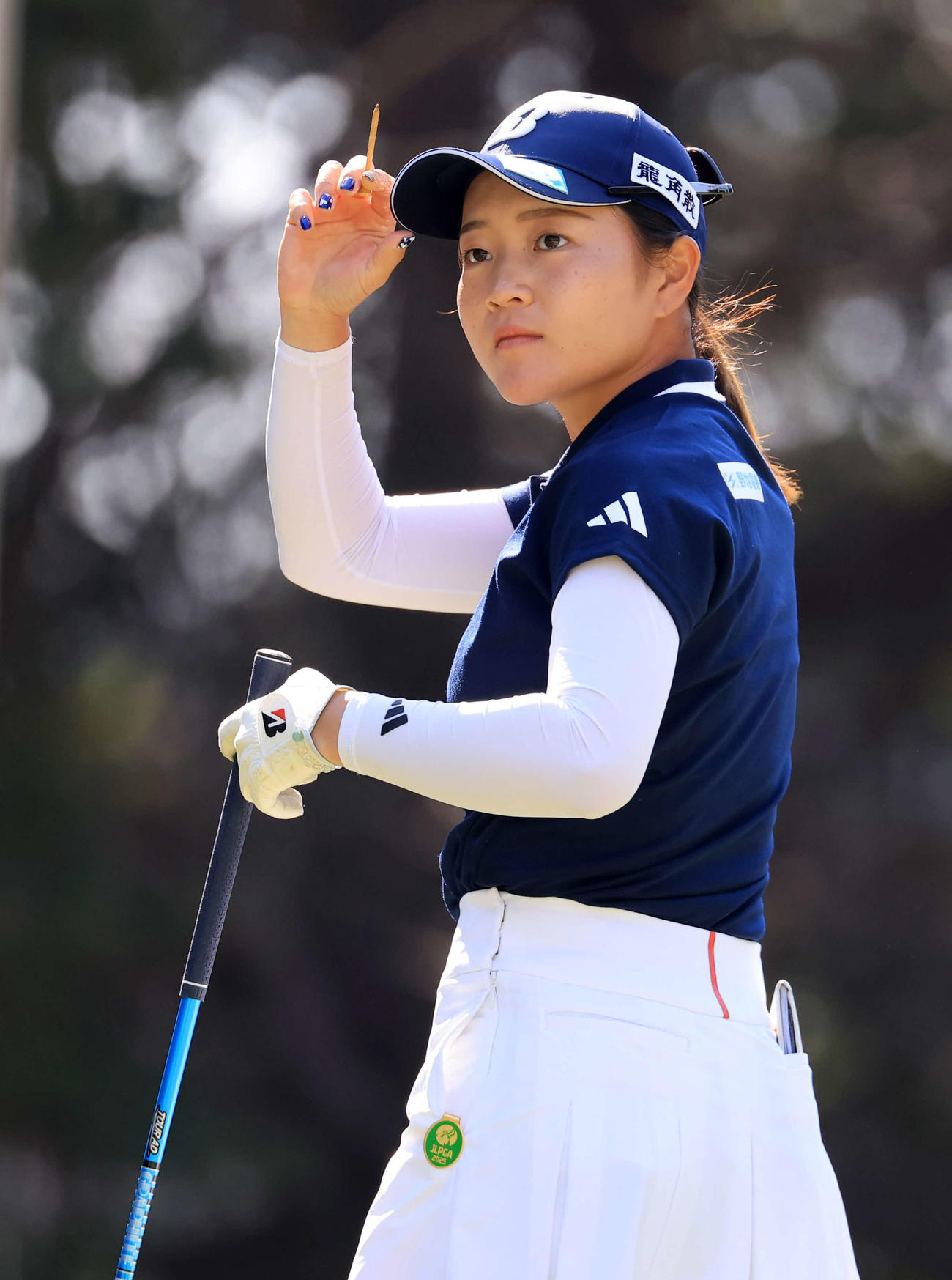 5番、ティーショットを放った佐藤（撮影・浅見桂子）