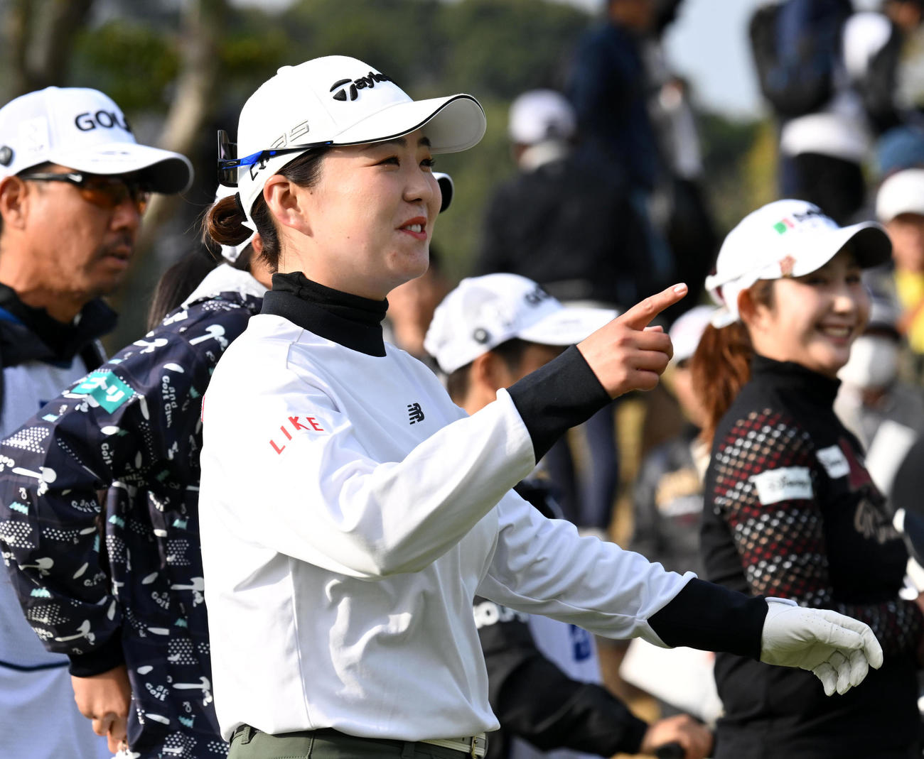 1番、笑顔でスタートする山内（撮影・前岡正明）