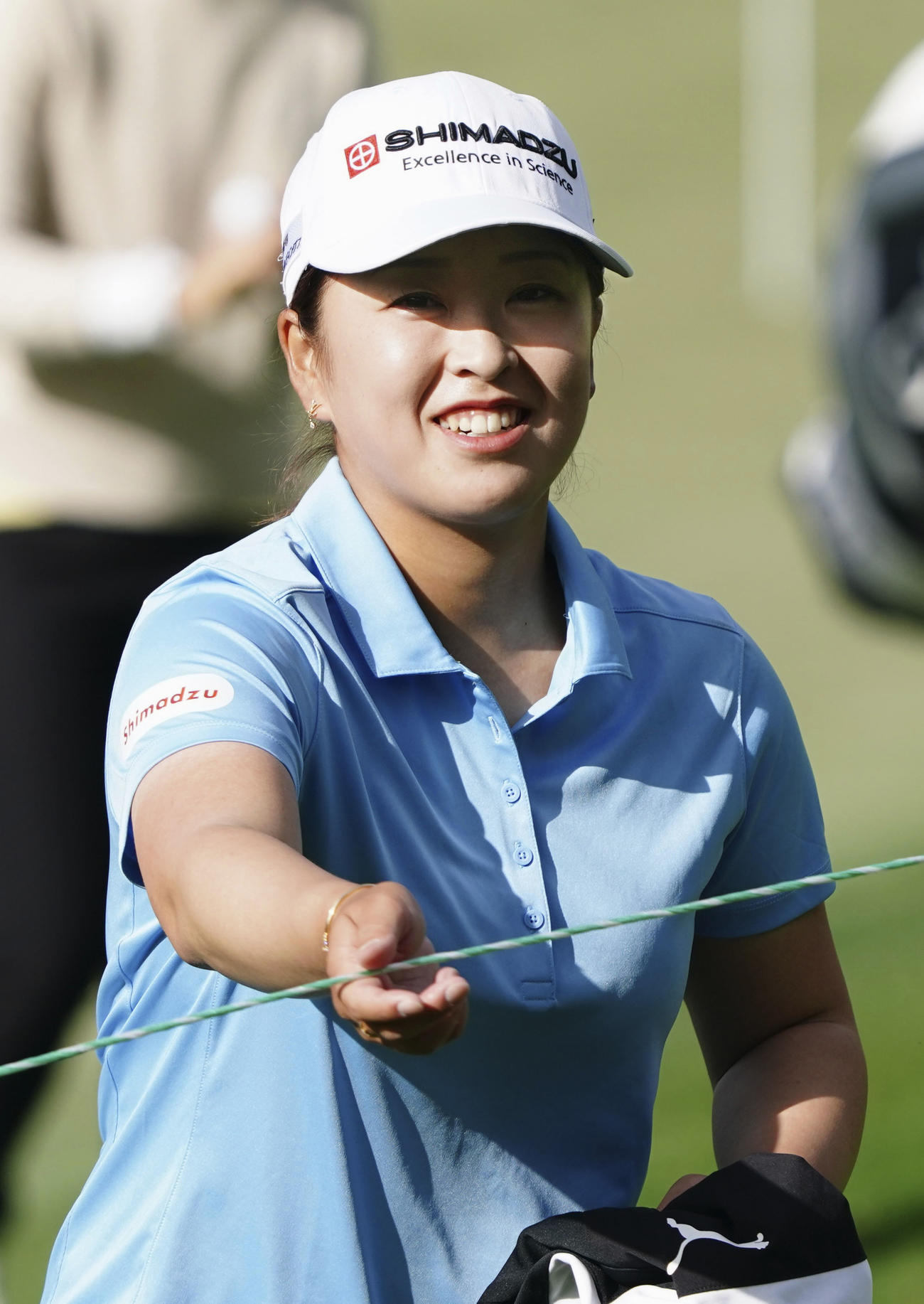1次リーグ第1戦で勝利し、笑顔を見せる西郷真央（共同）