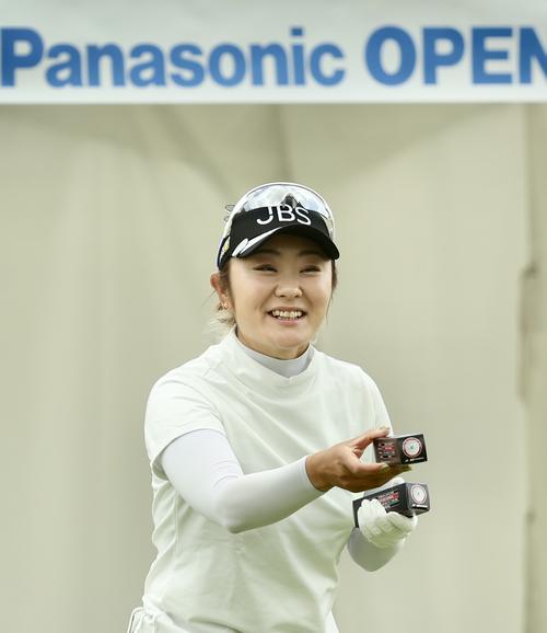 プロアマ戦に臨む藤田（撮影・河田真司）