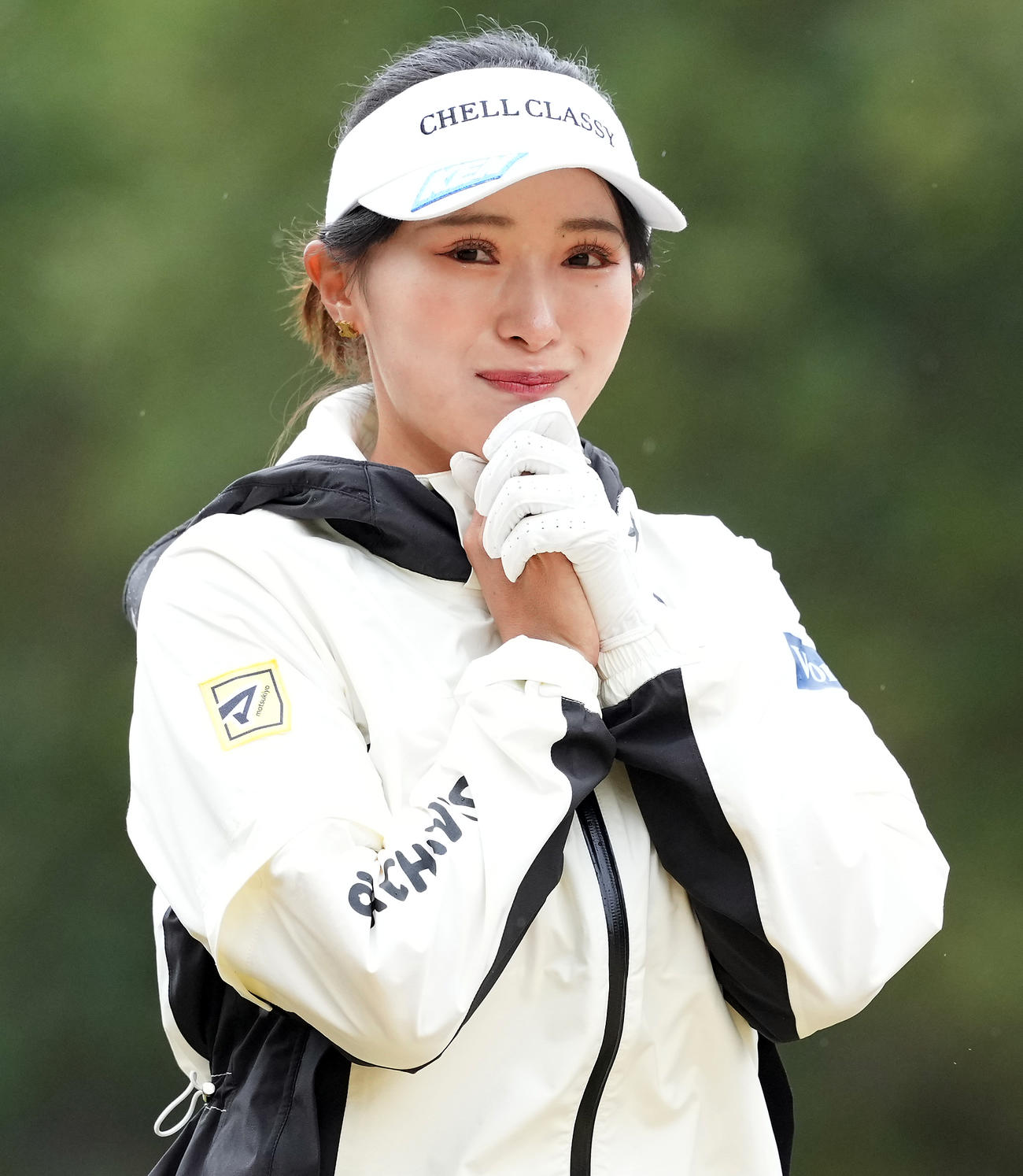 スタートホールで笑顔を見せる臼井麗香（撮影・たえ見朱実）