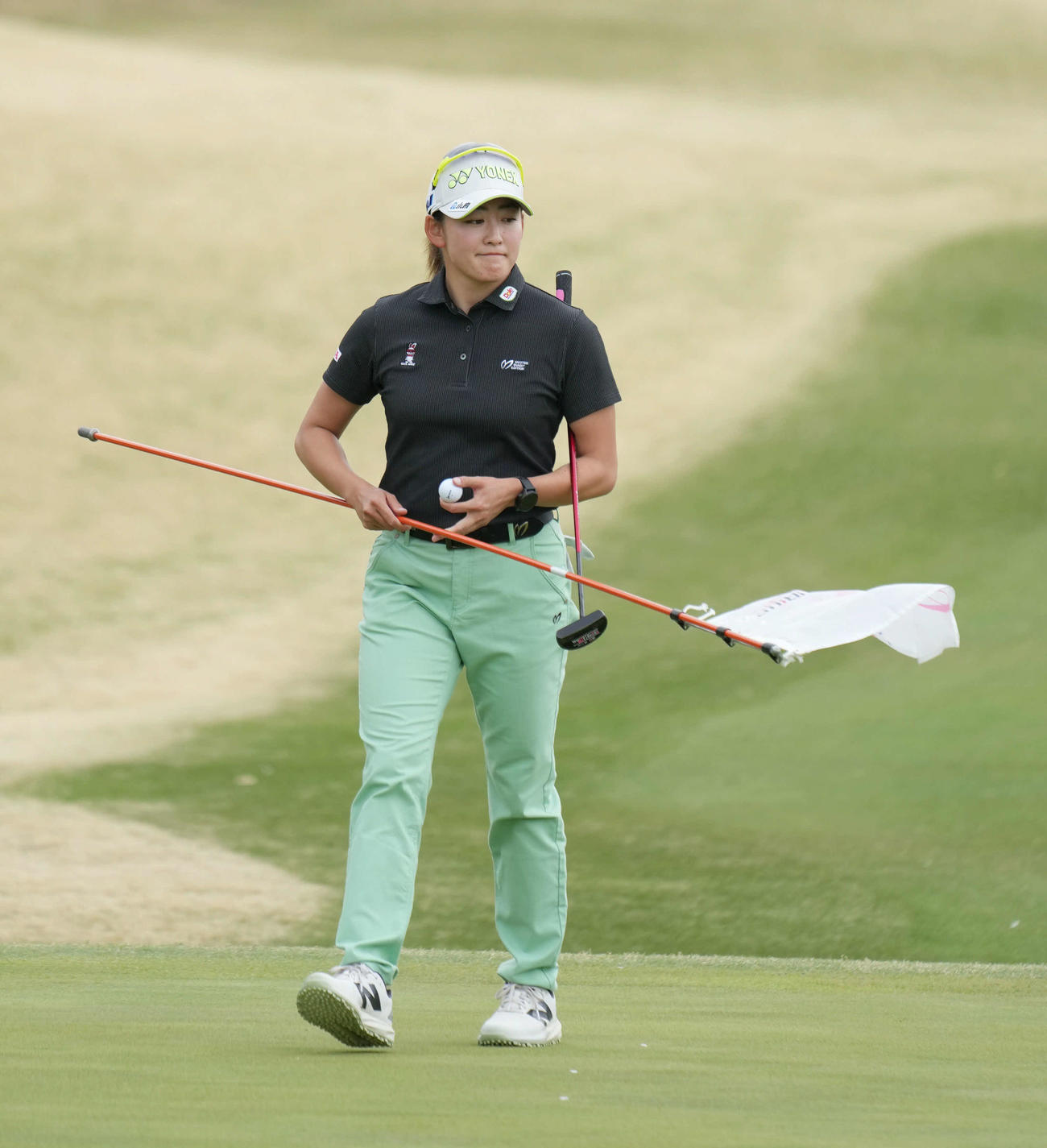 富士フィルム・スタジオアリス女子オープンのプロアマに臨む岩井千（撮影・小沢裕）