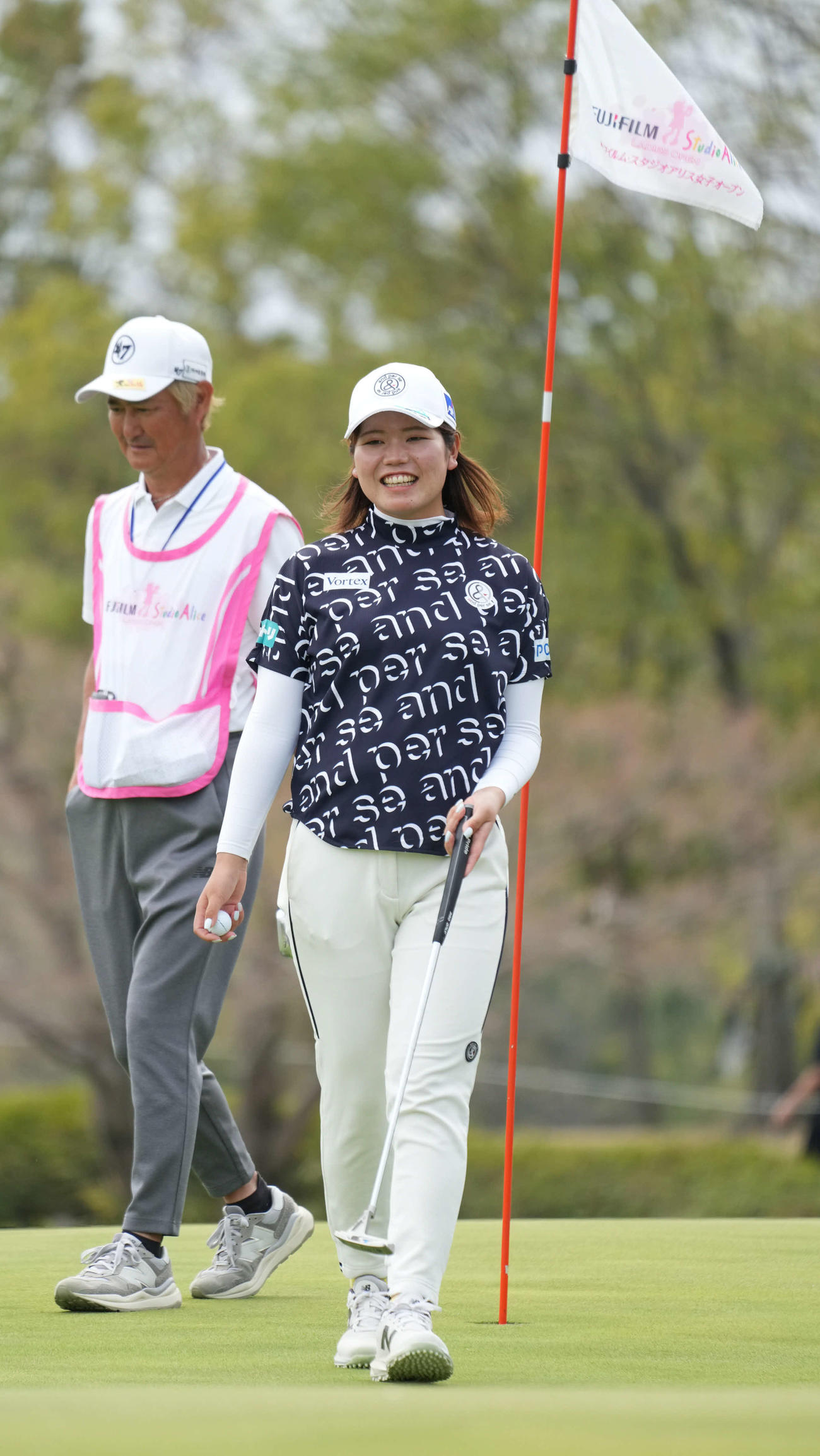 富士フィルム・スタジオアリス女子オープンのプロアマに臨む桜井（撮影・小沢裕）