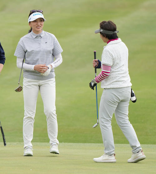 富士フィルム・スタジオアリス女子オープンのプロアマに臨む脇元（撮影・小沢裕）