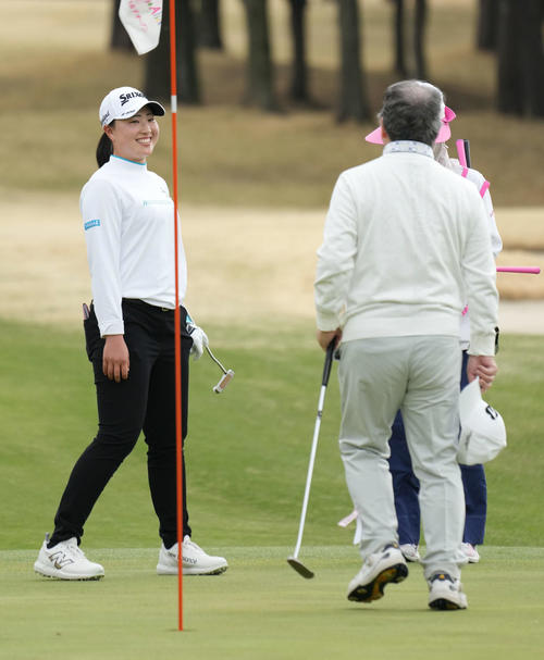 富士フィルム・スタジオアリス女子オープンのプロアマに臨む竹田（撮影・小沢裕）