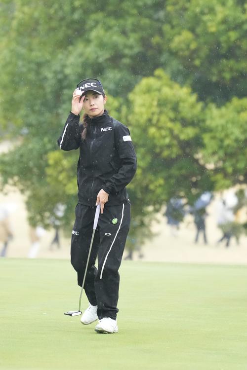 3番、パーセーブする安田祐（撮影・小沢裕）
