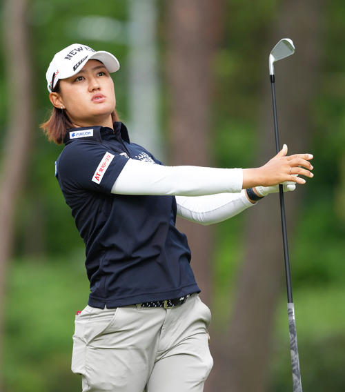 2番、ティーショットを放つ野沢（撮影・足立雅史）