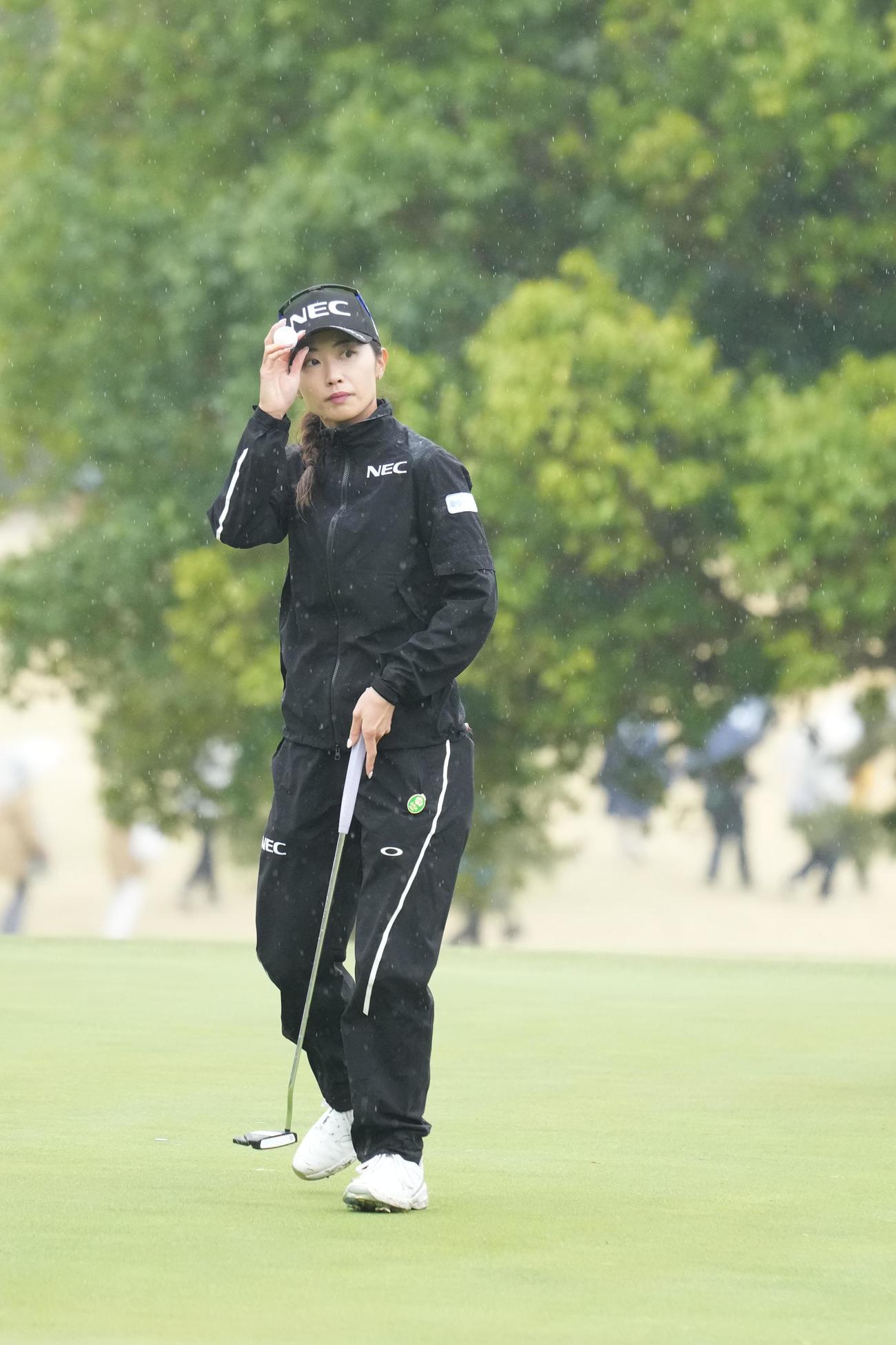 3番、パーセーブする安田祐（撮影・小沢裕）