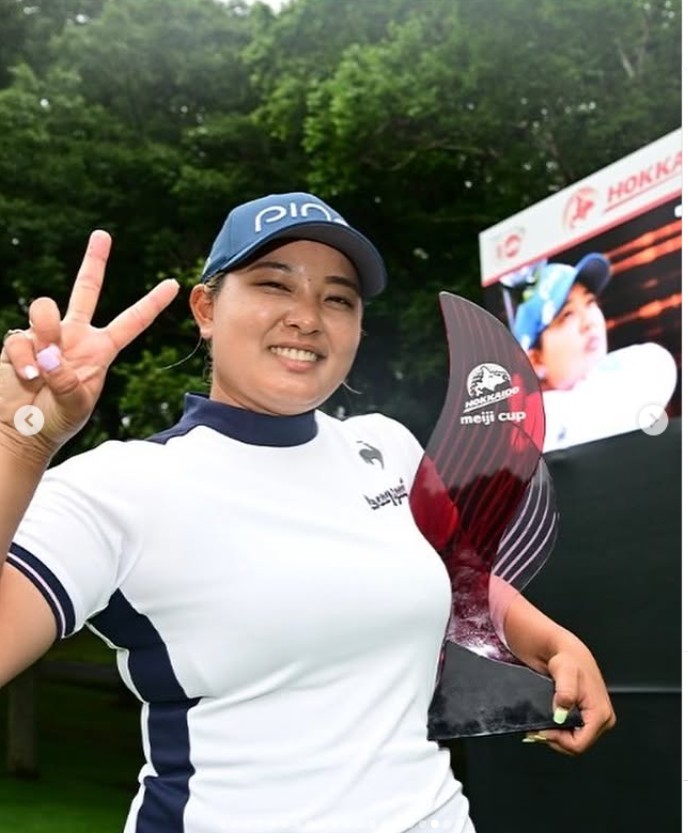 鈴木愛のインスタグラムから
