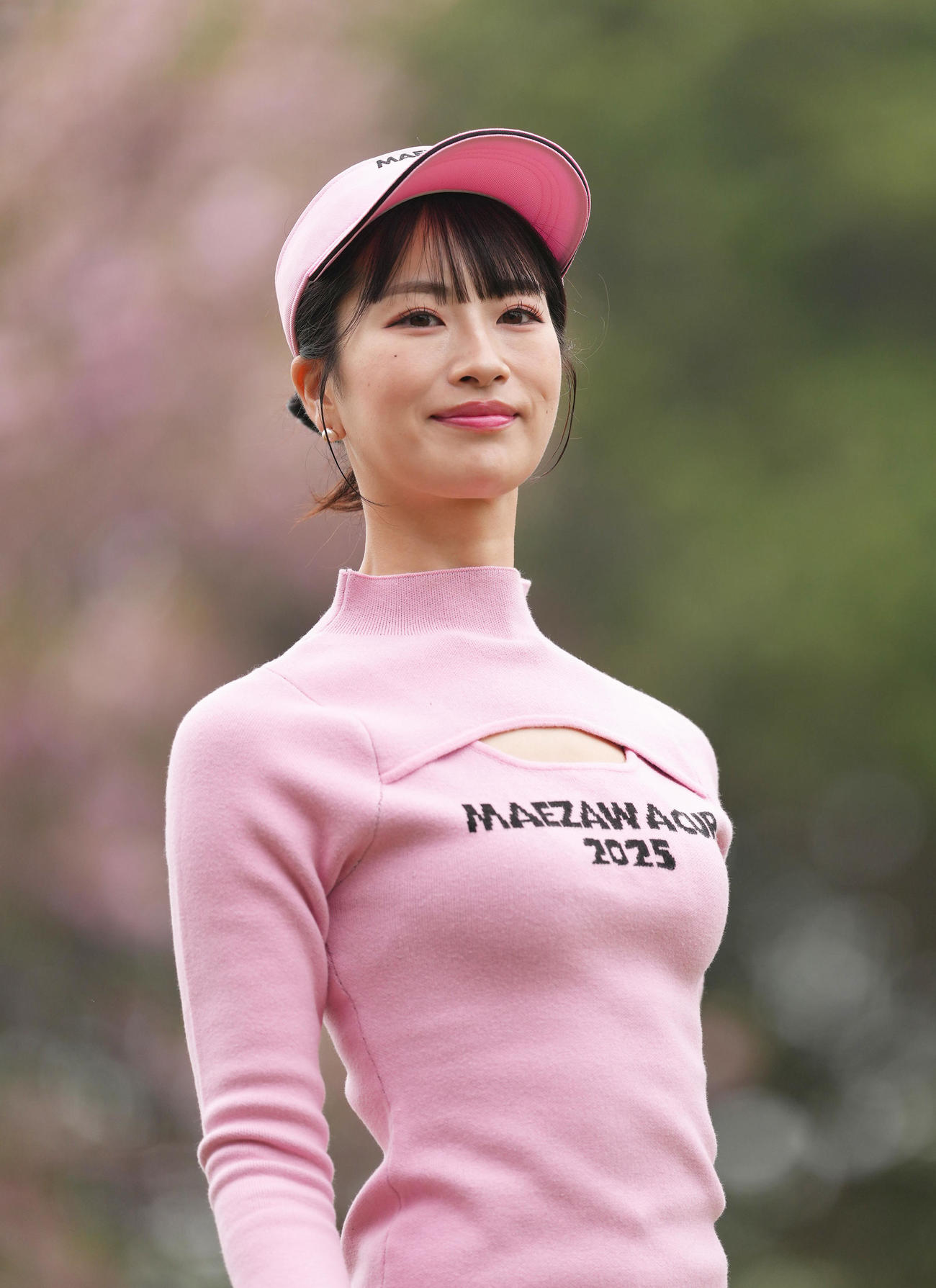前澤杯を盛り上げるラウンドガール（撮影・足立雅史）
