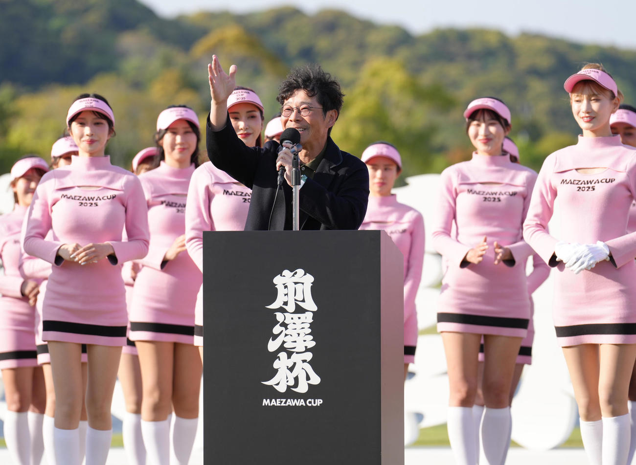 表彰式でスピーチする前澤氏（撮影・足立雅史）