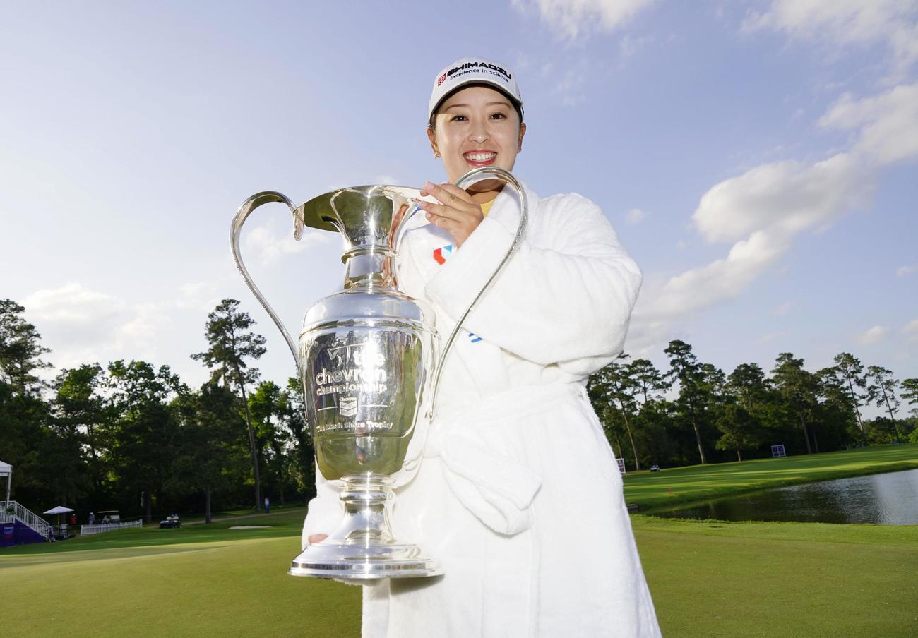 最終ラウンド、プレーオフを制し、メジャー初優勝を果たした西郷真央＝カールトンウッズ・クラブ（共同）