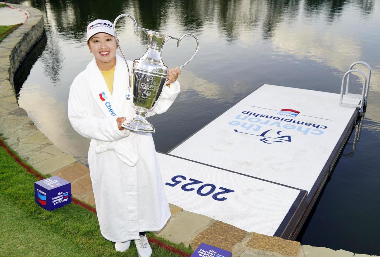 最終ラウンド、プレーオフを制し、メジャー初優勝を果たした西郷真央＝カールトンウッズ・クラブ（共同）
