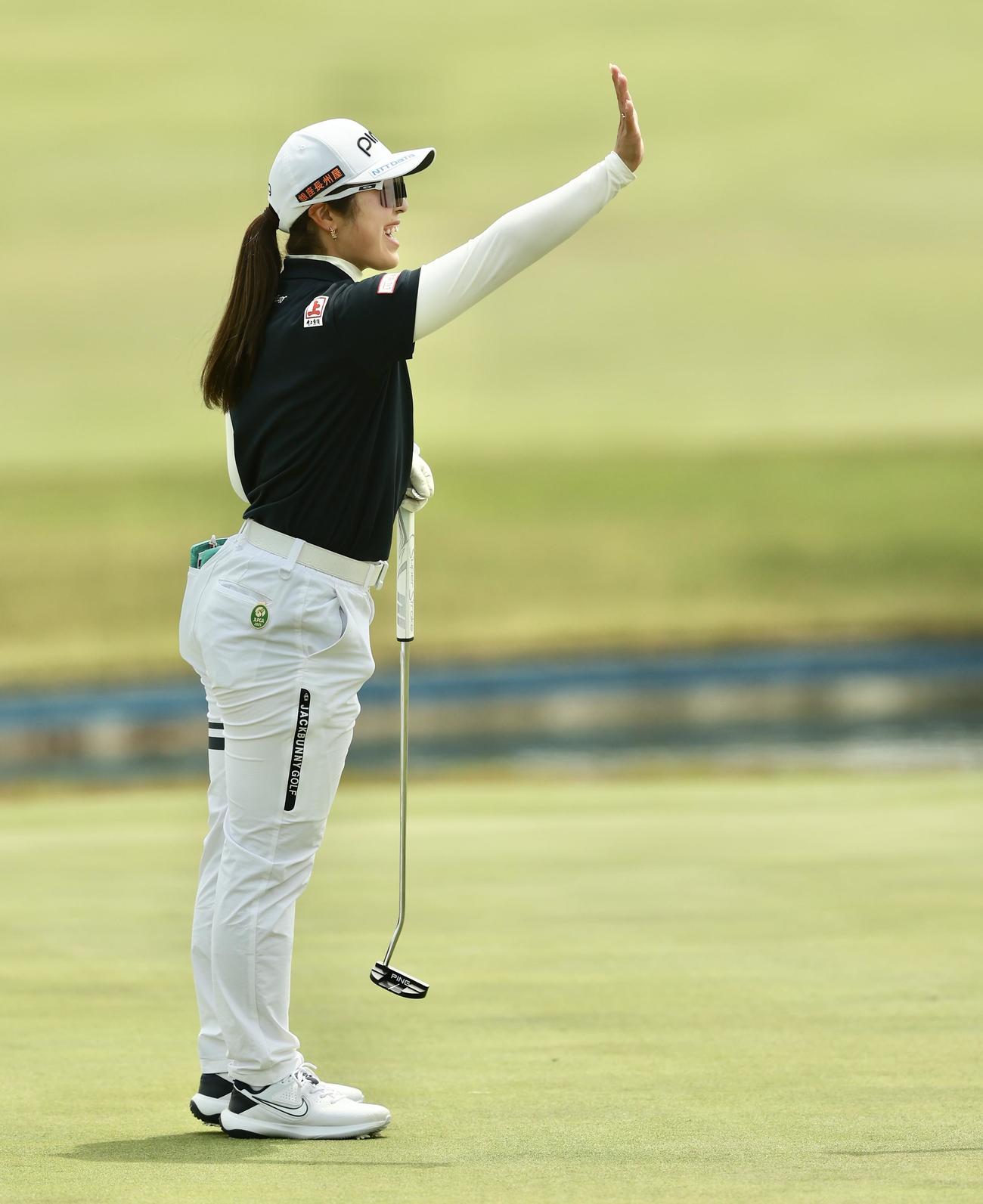 プロアマ戦に臨む佐久間（撮影・河田真司）