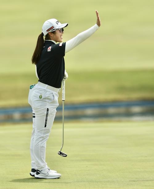 プロアマ戦に臨む佐久間（撮影・河田真司）