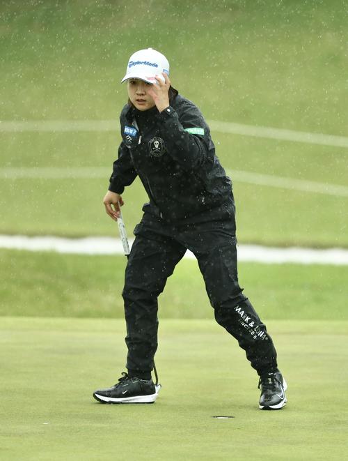 1番、パーパットを決める泉田（撮影・河田真司）