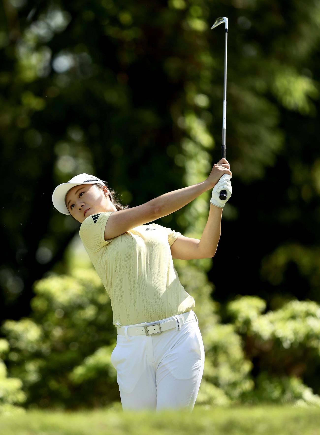 14番、ティーショットを放つ森田（撮影・河田真司）