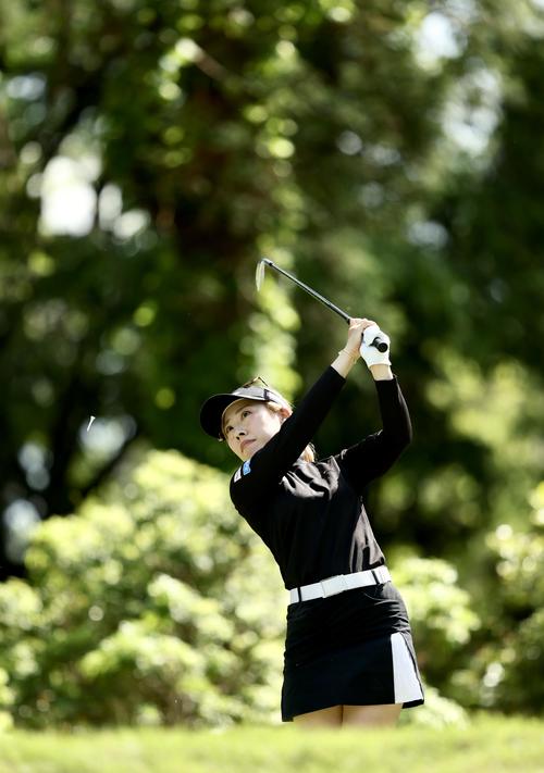 14番、ティーショットを放つ木村（撮影・河田真司）