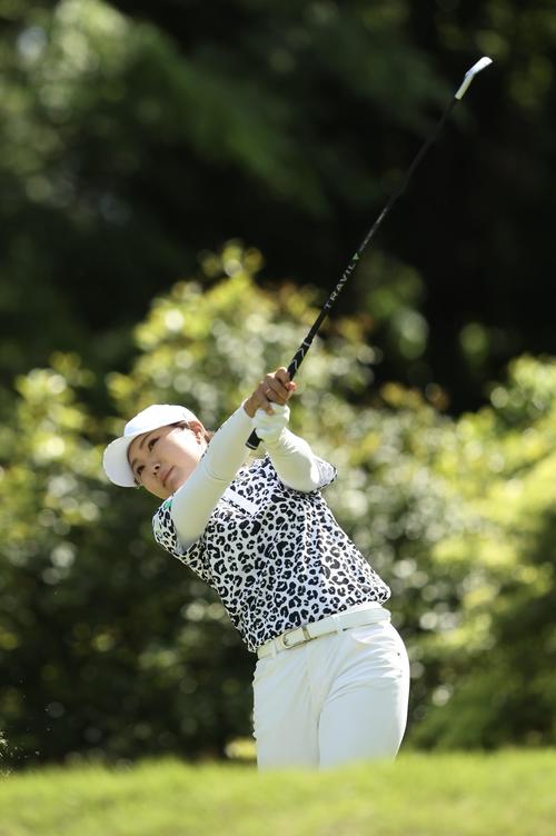 14番、ティーショットを放つ高橋（撮影・河田真司）