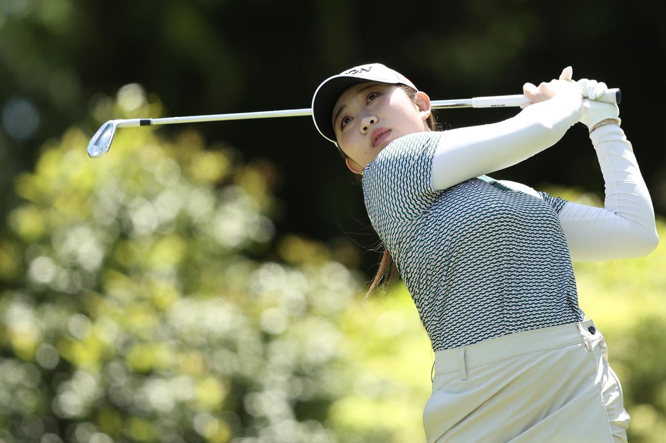 14番、ティーショットを放つ内田（撮影・河田真司）