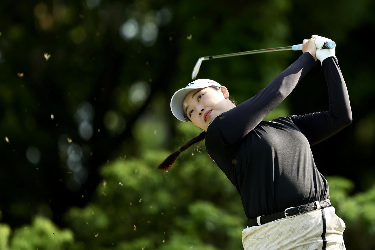 14番、ティーショットを放つ小祝（撮影・河田真司）