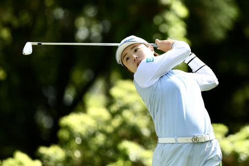 14番、ティーショットを放つ永峰（撮影・河田真司）