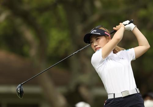 2番、ティーショットを放つ木村（撮影・河田真司）