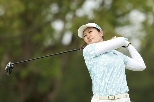 2番、ティーショットを放つ神谷（撮影・河田真司）