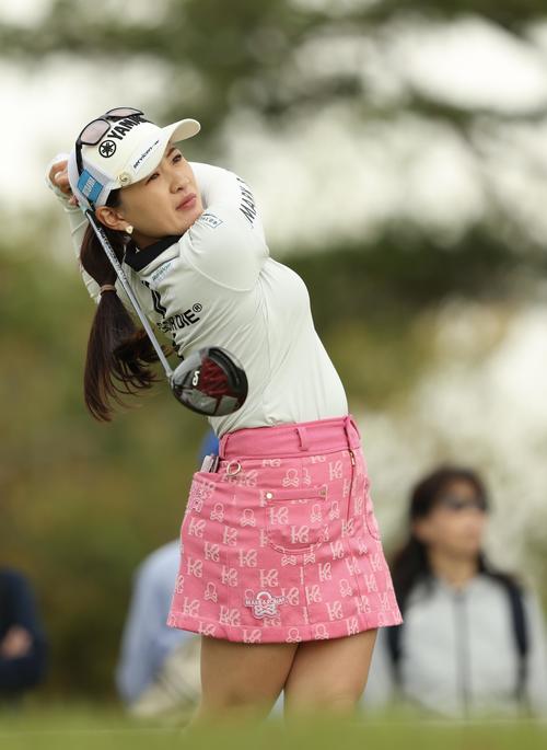 2番、ティーショットを放つ永井（撮影・河田真司）