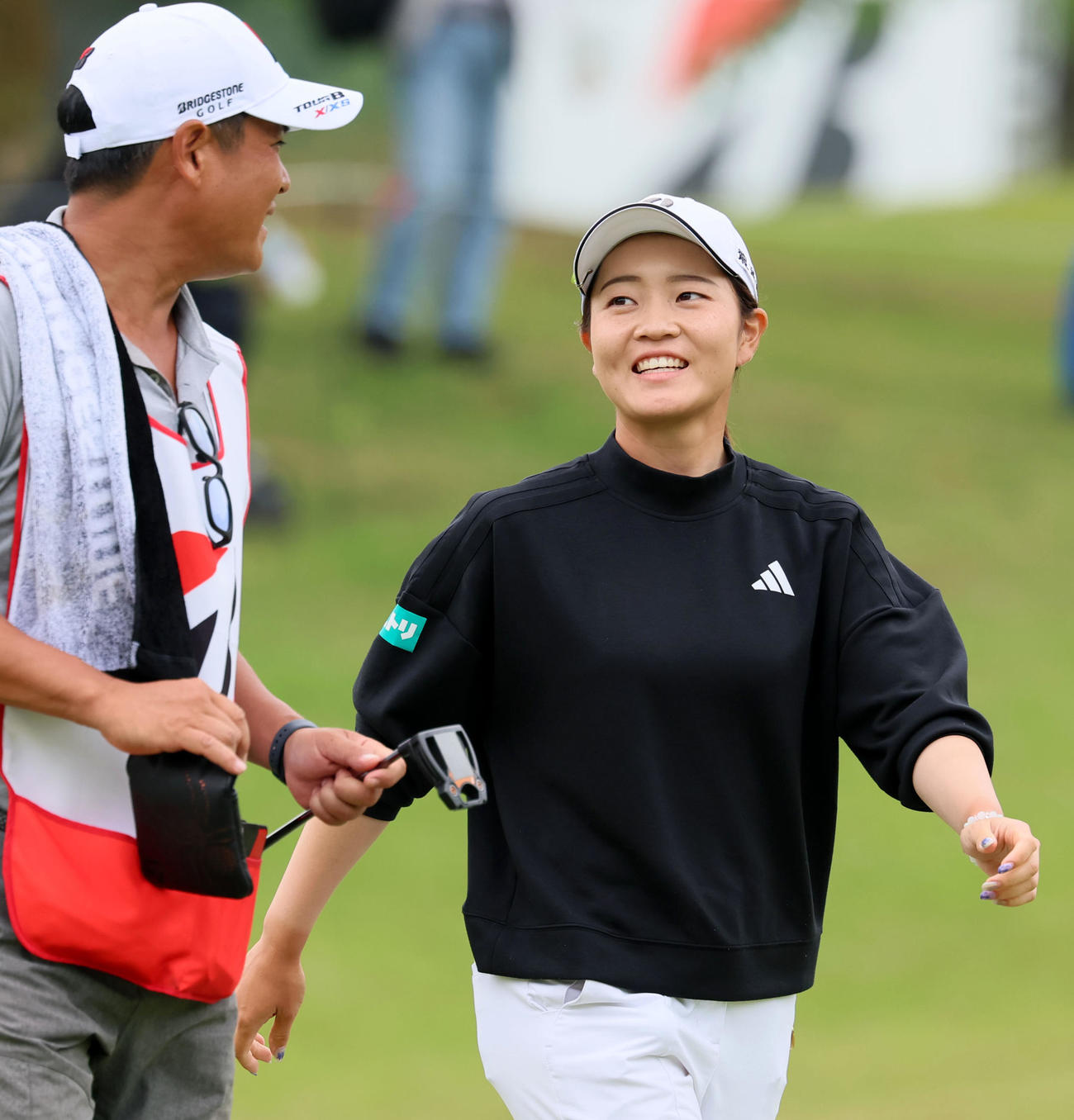 ブリヂストンレディース第3日　14番、パーセーフで笑顔を見せる佐藤心結（撮影・加藤哉）