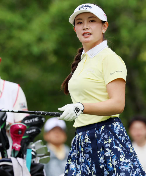 ブリヂストンレディース第3日　9番、ティーショットを放った河本結（撮影・加藤哉）