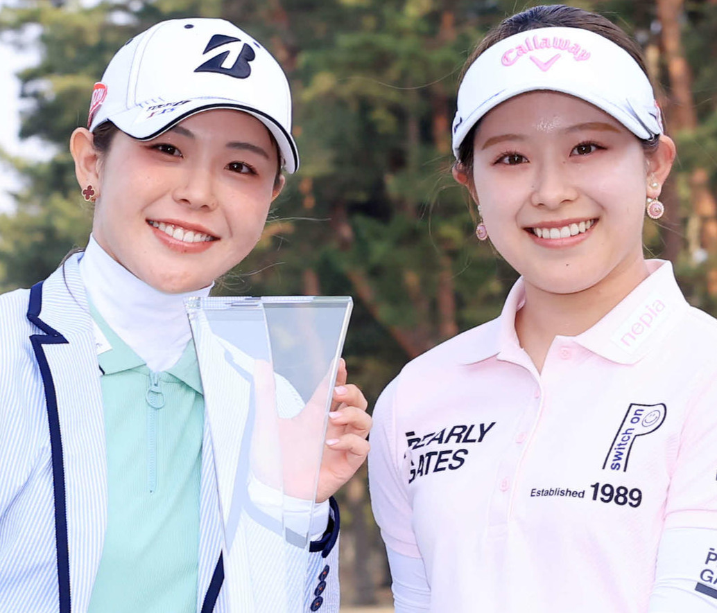 吉田優利と妹の吉田鈴（右）（2025年3月）