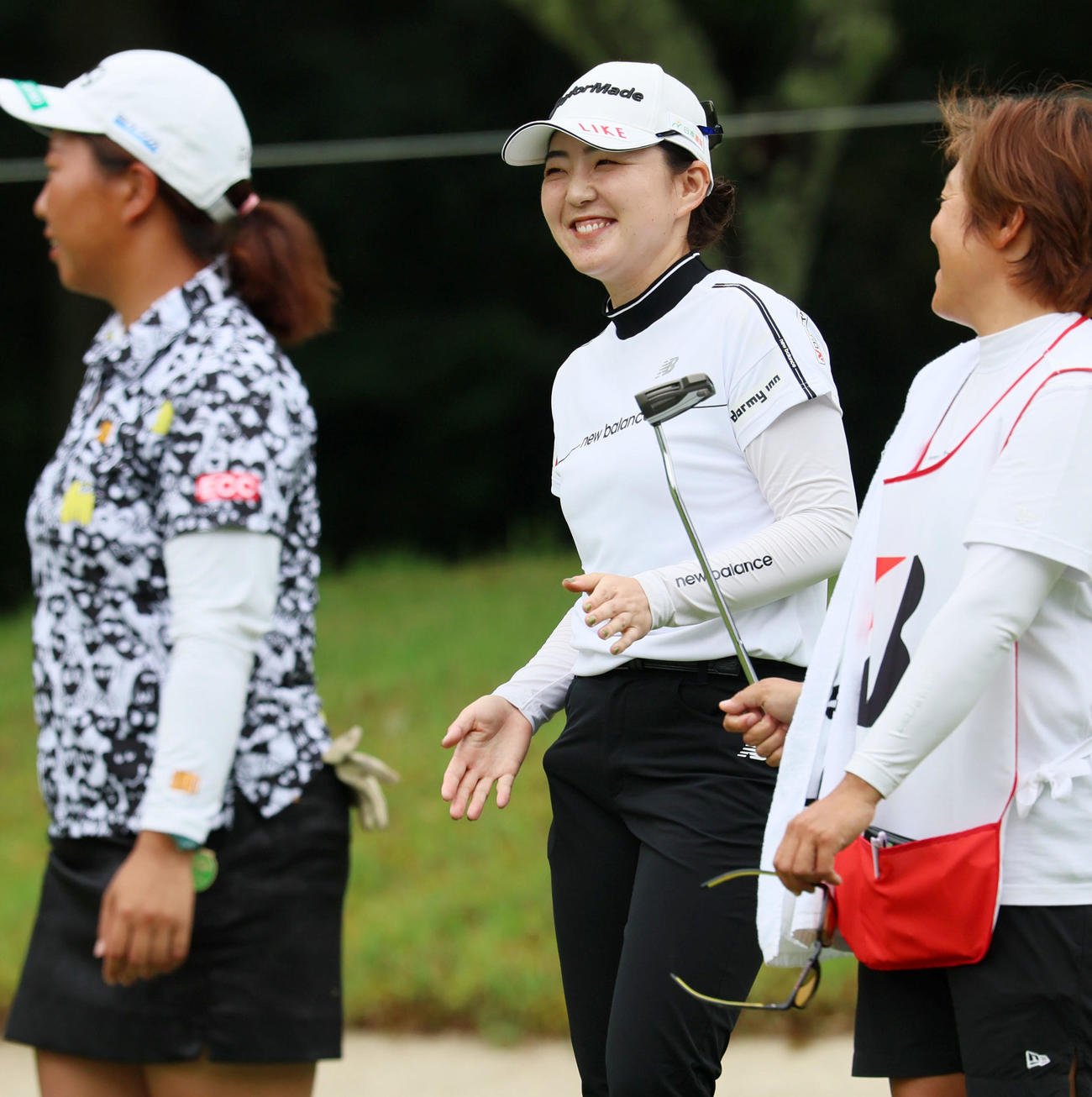 ブリヂストンレディース第2日　9番、パーセーブで2日目をホールアウトし笑顔を見せる山内日菜子（撮影・加藤哉）