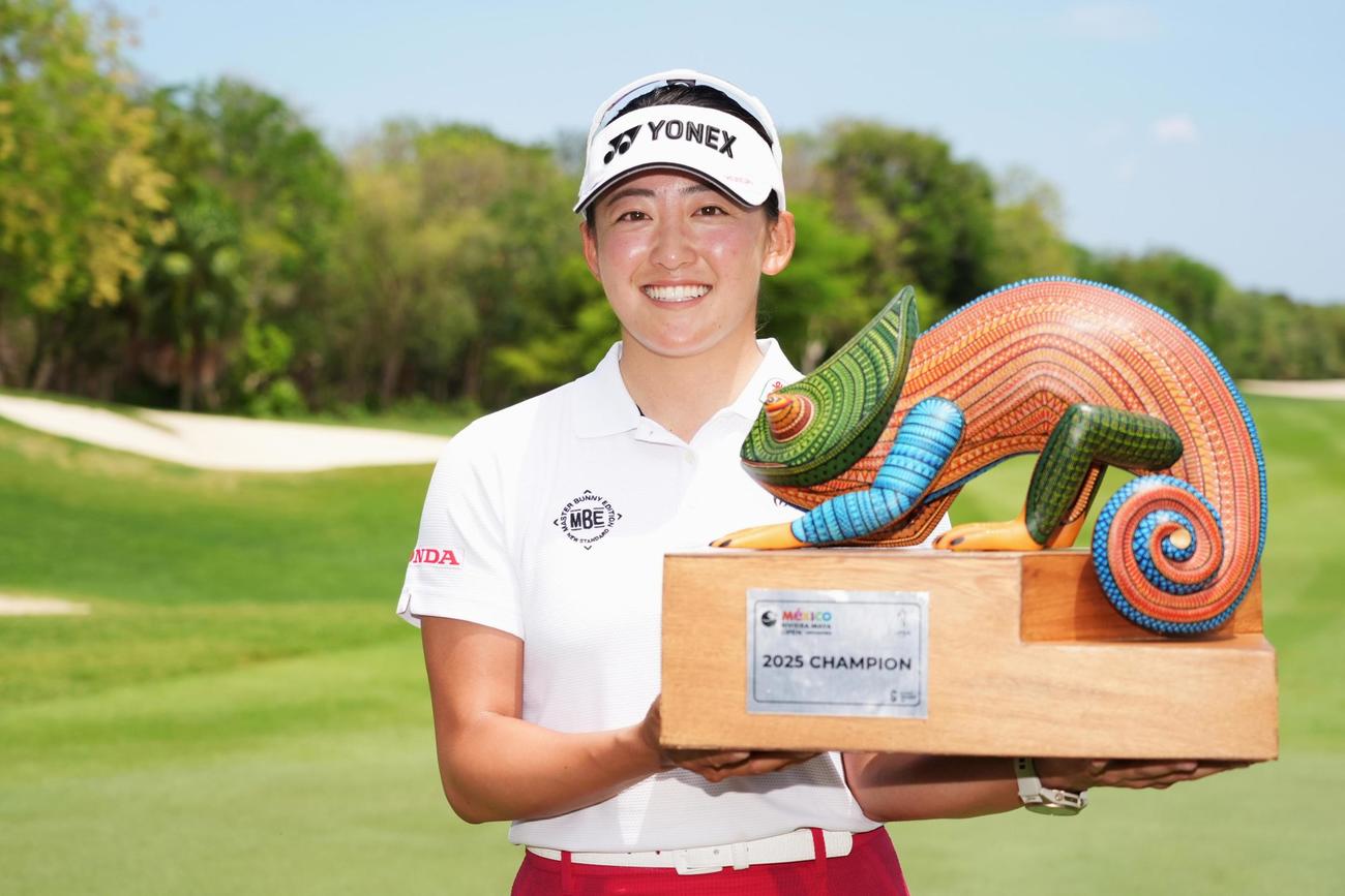 リビエラマヤ・オープンで米ツアー初優勝を果たした岩井千怜＝エルカマレオンGC（共同）