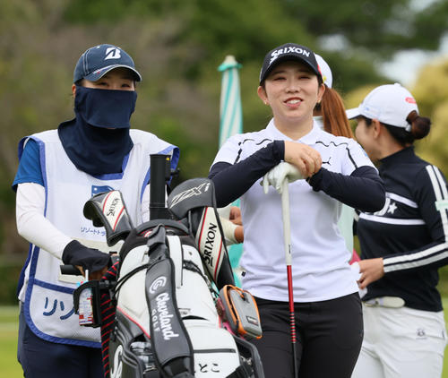 14番、リラックスした表情で順番を待つ内田（撮影・上山淳一）