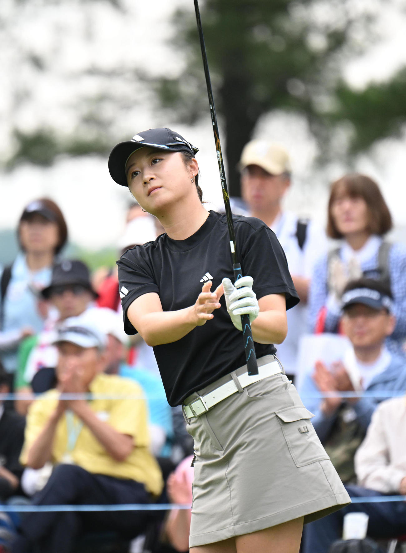 10番、ティーショットを打つ森田遙（撮影・和賀正仁）