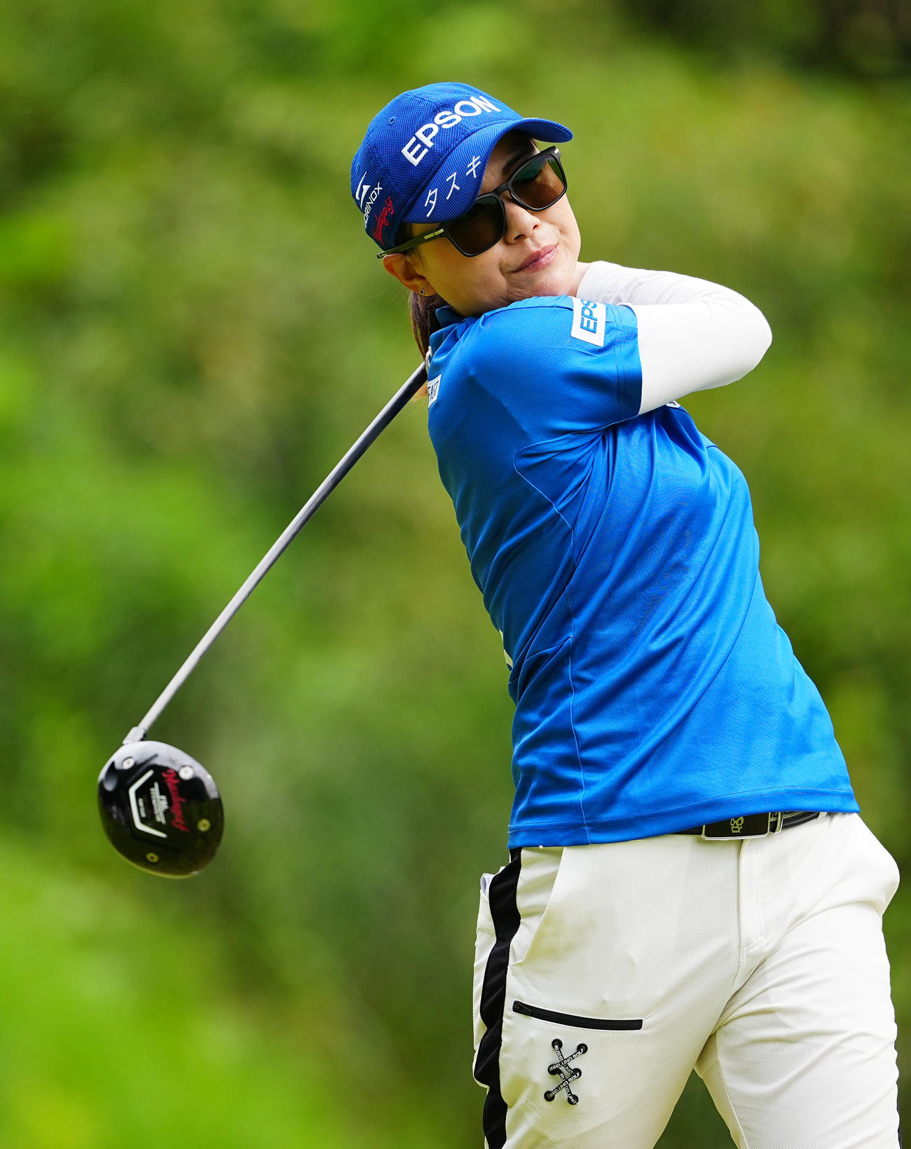 2番、ティーショットを放つ横峯（撮影・垰建太）