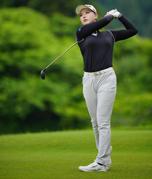 3番、ティーショットを放つセキ・ユウティン（撮影・垰建太）