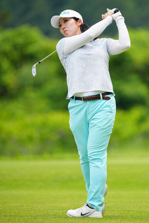 3番、ティーショットを放つ葭葉（撮影・垰建太）