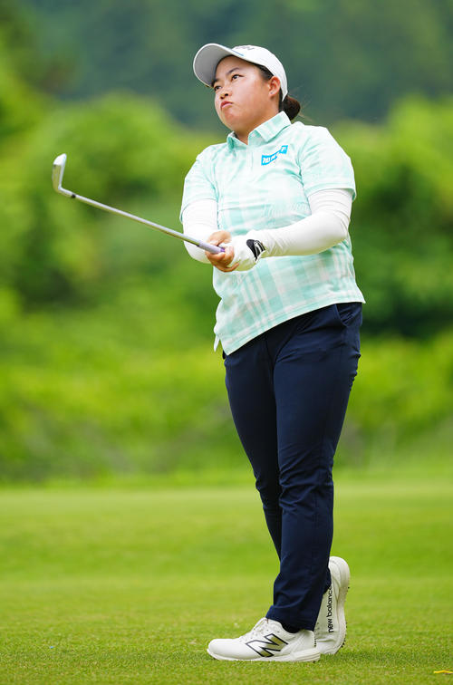 3番、ティーショットを放つ入谷（撮影・垰建太）