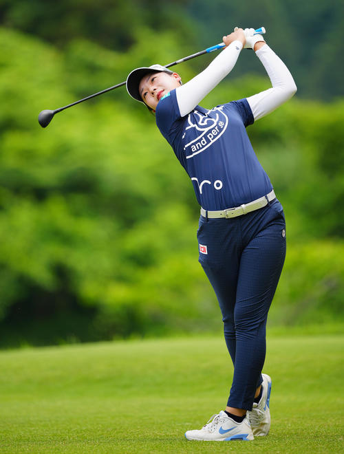 3番、ティーショットを放つ菅（撮影・垰建太）