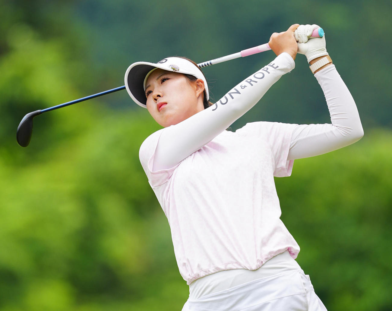 3番、ティーショットを放つ高野（撮影・垰建太）