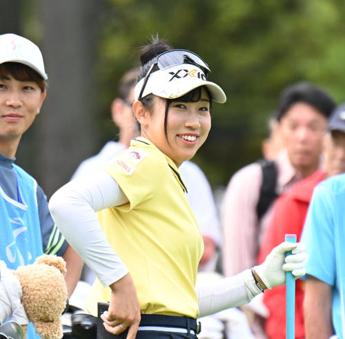 10番、笑顔でスタートする菅沼菜々（撮影・和賀正仁）